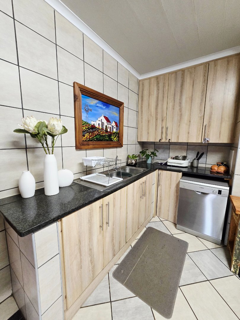 4 Bedroom Property for Sale in Flamwood North West